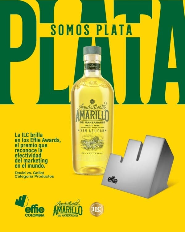 celebración premio de aguardiente amarillo