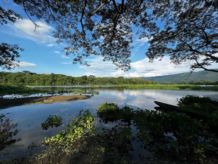 charca de Guarinocito donde se destaca la belleza y paisaje del lugar