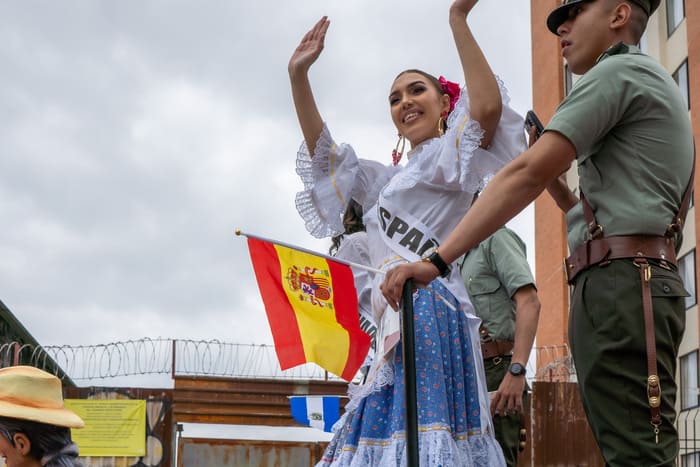 desfile calles de mzl